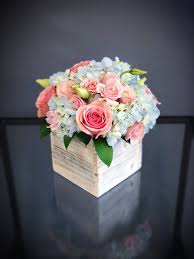 Send 57 Wood Box Arrangement Blue Pink Small In Hallandale Beach Fl From K K Pink Flower Centerpieces Blue Flower Arrangements Spring Flower Arrangements