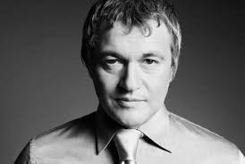 font size="4">Дмитрий Дибров</font> <br /> <font size="2"><br /> Самый  интеллектуальный журналист российского медиа-пространства,<br />  </font><font size="2">телеведущий и музыкант. Лауреат кино- и  телефестивалей.</font>