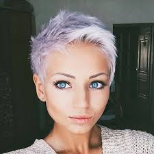 Paraître 10 ans de moins en un coup de ciseaux, rien de plus simple ! 29 Cet Ete C Est La Coupe Pixie Mais Toujours Les Undercuts Et Les Sidecuts Le Blog De Montdor Coiffure
