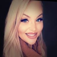 Farrah Frank's Instagram, Twitter & Facebook