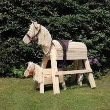 Das Holzpferd Duo Princess Mit Holzpony Buttjer Holzpferd Holzpferd Bauen Holzpferd Selber Bauen
