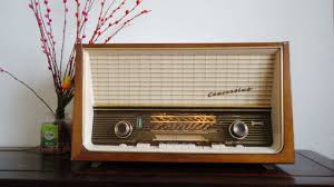 Radio, teknologjia që ndryshoi jetët e miliona njerëzve dhe ...