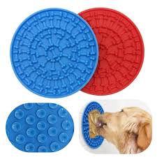 Best Silicone Dog Feeding Lick Mat In 2020 Dog Feeding Dog Wash Dog Feeder