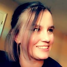 Candice Holly's Instagram, Twitter & Facebook