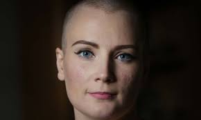 Una madre diagnosticada con cáncer a las 11 semanas de embarazo tomó una  difícil decisión sobre el tratamiento