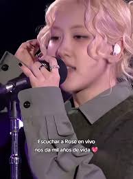 Escucha ‘APT.’ de ROSÉ en Vivo y Cántala a Todo Pulmón