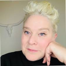 Annette Hobson's Instagram, Twitter & Facebook