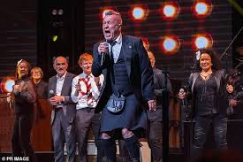 But the back injury sustained in a serious fall at a holiday house in portsea recently meant the premier is not expected to be there in person; Da6qt5z4cdf66m