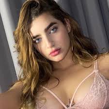 Laura Sahar - Free nude pics, galleries & more at Babepedia