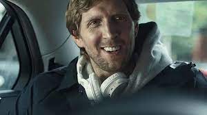 Und natürlich auch sonst so. Dirk Nowitzki Im W V Interview Die Bank Hat Sich Fur Mich Als Mensch Interessiert W V