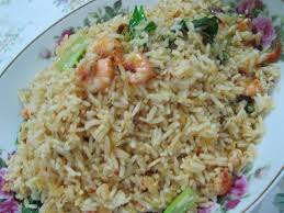 Udang nasi goreng yang lazat dan dia merasai seperti kami menikmati hidangan di restoran yang terkenal ini. Nasi Goreng Udang