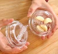 Manual Garlic Press And Chopper - a Plastic Garlic Press, Handheld Garlic  Masher, a Kitchen Tool That Requires No Electricity * Crushes Garlic.