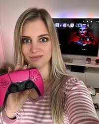 Promote with Yvonne Meyer (@yve.gaming)