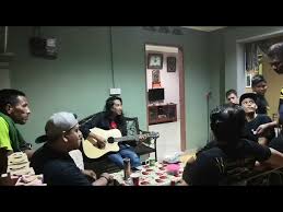 List download lagu mp3 pak long selagi ada rindu (4:78 min), last update apr 2021. Dalam Kenangan Paklong Sar Al Fatihah Litetube