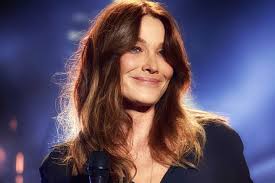 Si quelqu'un m'aime, il gardera ma parole, et mon pere l'aimera; Carla Bruni C Est Quelqu Un Qui M A Dit Tab