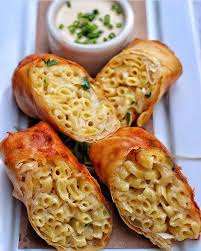 Mac Cheese Spring Rolls Cafeteria New York Ny Creative Mac And Cheese Recipe Recipes Food