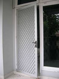 Cara pasang kawat nyamuk pada pintu teralis rumah how to make safety wire. 13 Model Pintu Anti Nyamuk Ide Terpopuler