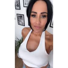 Vicky Louise (@Vicl3wis)