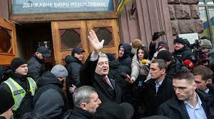 Так Петр Порошенко сегодня приехал на допрос в ГБР