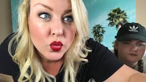 Review for DE\'LANCI Eyeshadow Palette, 12 Natural Colors Nude Highly P... 