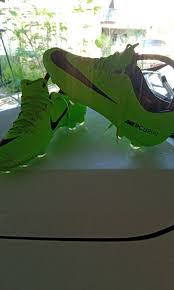 Menawarkan pelbagai pilihan kasut bola, kasut futsal, kasut nike dan banyak lagi dengan kualiti terbaik. Kasut Bola Nike Sports Other On Carousell