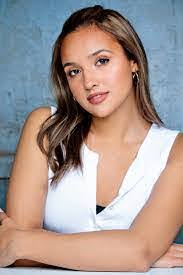 Carissa Butcher's Instagram, Twitter & Facebook