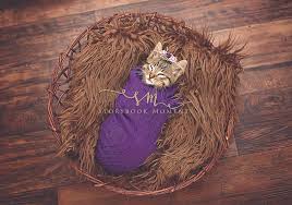 When kittens are first born they are completely helpless—their eyes are closed, their ears are folded, and they can't stand, keep themselves warm or eat on their own.they rely on mom for everything! Daughter Demands Newborn Photoshoot For Her Stray Kitty Mother Delivers Bored Panda