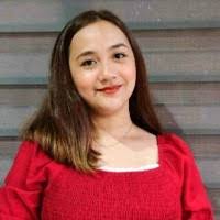 Adrienne Mendez's Instagram, Twitter & Facebook