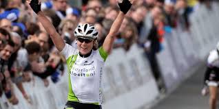 Dann erst erfuhr sie, dass anna kiesenhofer als ausreißerin triumphiert hatte. Eerste 25 Jaar Annemiek Van Vleuten