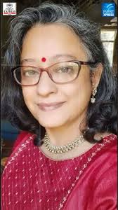 Meet Dr Sushmita Roychowdhury, one of the 15 inspiring women who will be  honoured at Devi Awards