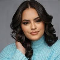 Elizabeth Teel's Instagram, Twitter & Facebook