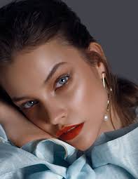 THE FASHION STREET STORY FACE TO FACE WITH AN ICON THE FASHION STREET STORY