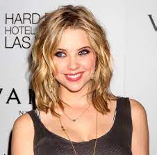 The textured medium layered bob haircut make a good balance between the edgy hair color and the conventional hairstyle. 9 Classy And Popular Medium Layered Hairstyles For Women