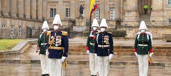 Con la creación de la escuela militar de cadetes en 1907, durante el gobierno de rafael reyes prieto, se realizó el primer desfile conmemorativo del 20 de julio por parte de tropas de esta unidad. 7cgrxwjbfqixvm