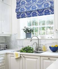 Electric porcelain teapot de calidad con envío gratis a todo el mundo en aliexpress. 25 Classic White Kitchens With Blue White Accessories The Glam Pad