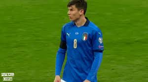 Matteo pessina (born 21 april 1997) is an italian professional footballer who plays as a midfielder for serie a club atalanta and the italy national team. Matteo Pessina Gif Matteopessina Pessina Discover Share Gifs