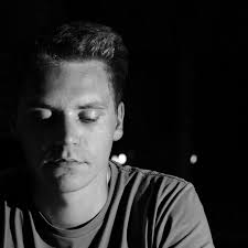 fenix 8 AMOLED. Over a week of battery life, no matter the size.