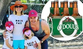Dax randall shepard was born in 1975 in milford, a suburb of detroit, michigan, to laura (labo), who worked at gm, and dave robert shepard, sr., a car salesman. Kristen Bell Says Daughters Drink Dax Shepard S Alcohol Free Beer Daily Mail Online