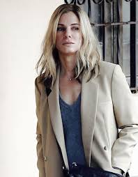 She Looks Like I Feel But Still So Beautiful Actrice Cheveux Blond Feminin
