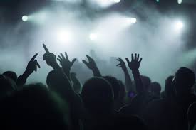 The police caught 11 youths in a rooftop farmhouse at a far. Des Rave Parties Sauvages Chaque Samedi Depuis Un Mois Excedent Des Riverains Pres De Rouen 76actu