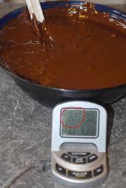 Temperage Du Chocolat Au Micro Onde Une Revolution Pagaie Sors De La Cuisine Temperage Chocolat Chocolat Micro Onde
