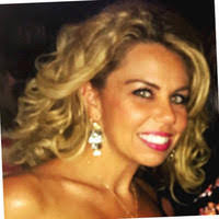 Karen Danis's Instagram, Twitter & Facebook