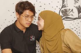 Lesti dan rizky billar gak ada di lida ternyata ini lesti dan rizky absen di lida temui rosa #rizkybillar #lestidanrizkybillar. Foto Lesti Kejora Dan Rizky Billar Tidur Bareng Dinyinyiri Fans Tak Terima Matamata Com