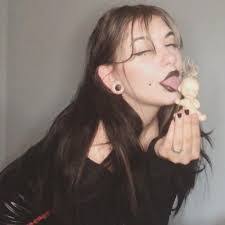 Kayla Bunch's Instagram, Twitter & Facebook