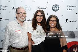 Marshall Caskey, Tami Holzman and Phyllis Caskey attend the book... News  Photo
