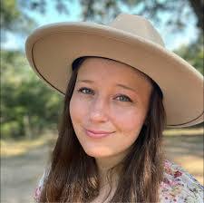 Debra Whitesell's Instagram, Twitter & Facebook