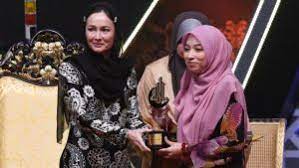 Pemilik nama penuh nor farhatul fairuzah panut. Tilawah Al Quran Antarabangsa 2017 Cac4t Pengiihatan Tak Haiang Pemuda Jadi Johan Tilawah Al International Al Quran Recital Assembly 2019 Nor Farhatul Fairuzah Panut Malaysia Westoneman