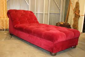 Finished in a buttoned red velvet, it oozes opulence. Large Oversize 7 Chaise Lounge In Tufted Red Velvet