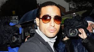 Fabrizio maria corona, ex fotografo dei vip, è nato a catania, 29 marzo 1974. Italy Paparazzo Fabrizio Corona Facing European Warrant Bbc News
