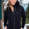 Na mijn positieve ervaringen met de outdoorbroeken van revolution race besloot ik ook eens iets van hun andere kleding te proberen. 1